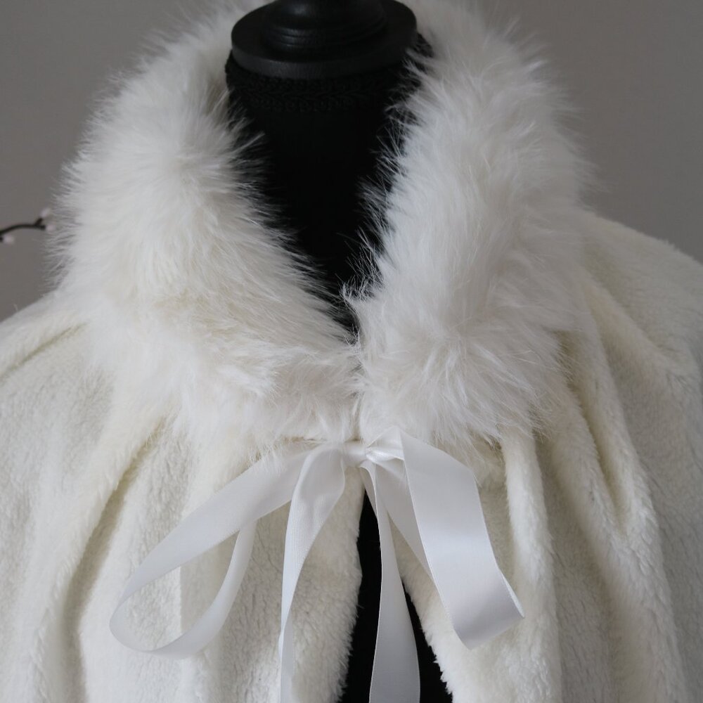 NWOT Faux fur wrap - Picture 5 of 5